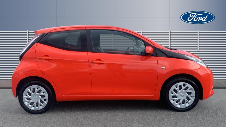Toyota Aygo 1.0 VVT-i X-Play 5dr Petrol Hatchback